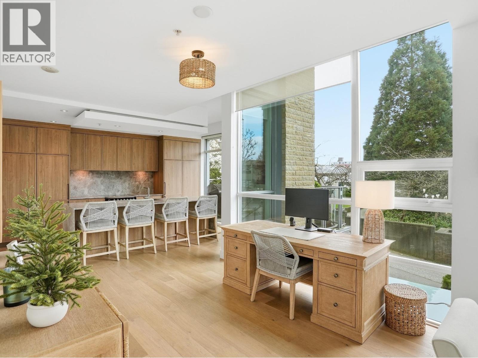 1576 W 8 STREET, Vancouver