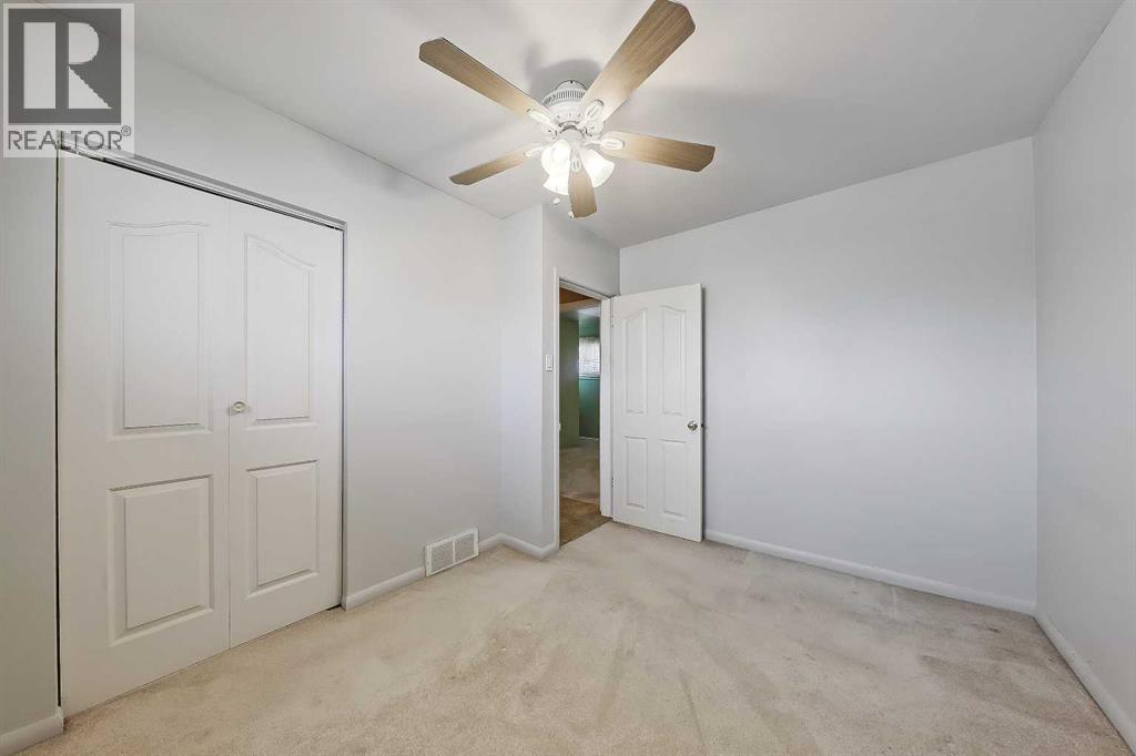 Single Family House 4 Level for Sale in  West Glen Crescent SW Westgate Calgary 