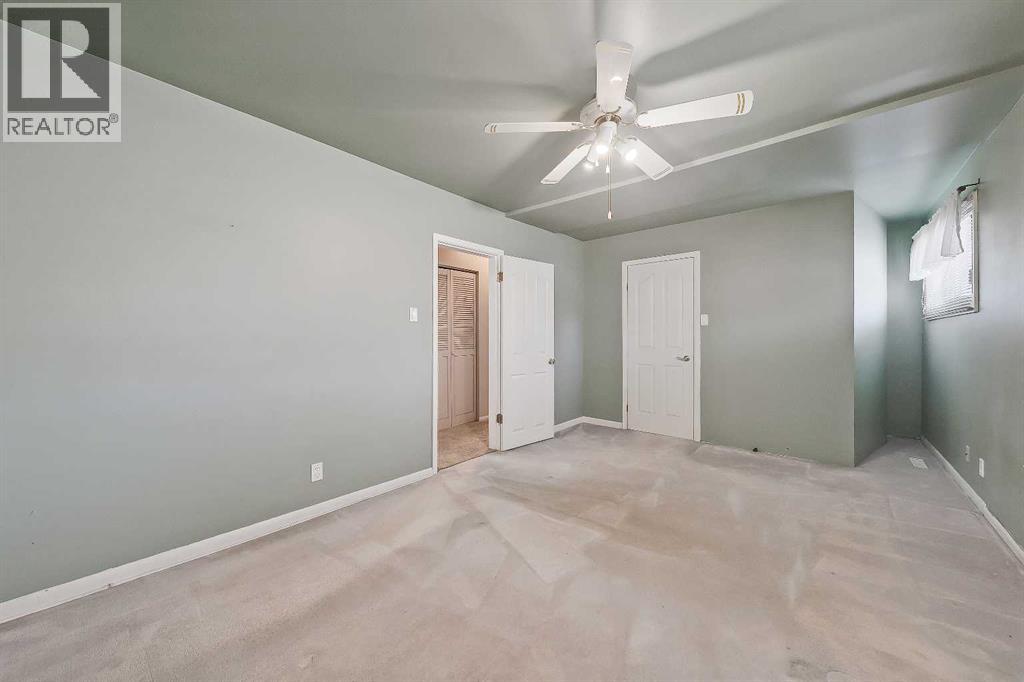 Single Family House 4 Level for Sale in  West Glen Crescent SW Westgate Calgary 