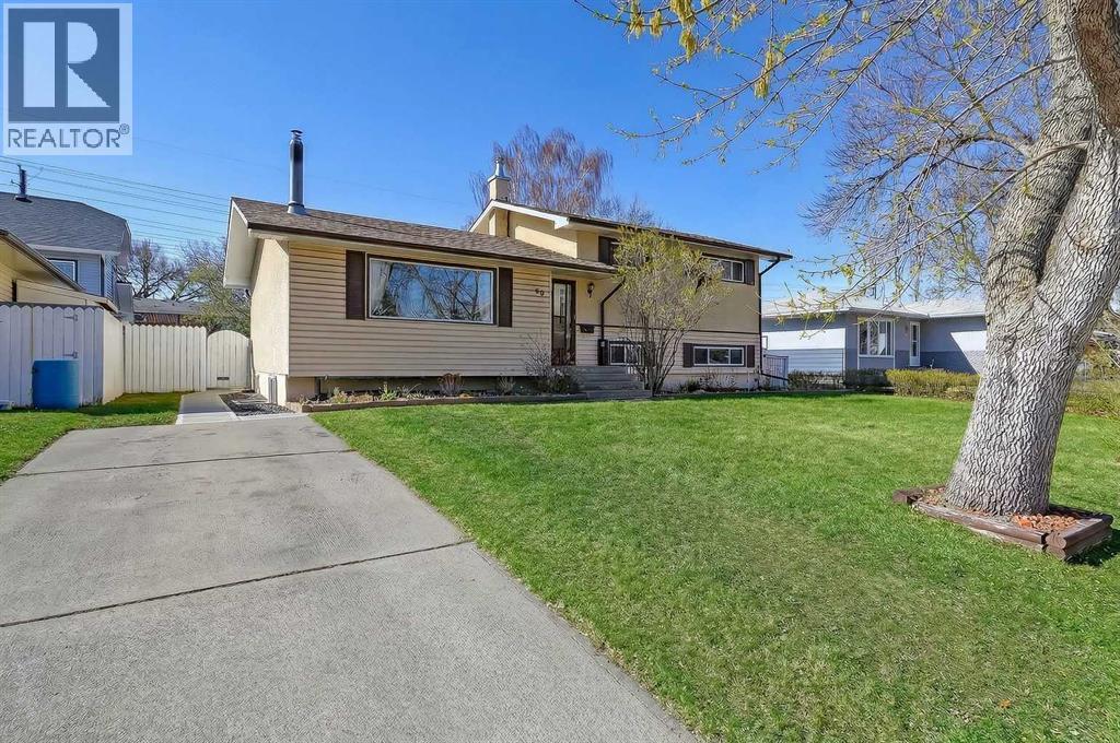 Single Family House 4 Level for Sale in  West Glen Crescent SW Westgate Calgary 