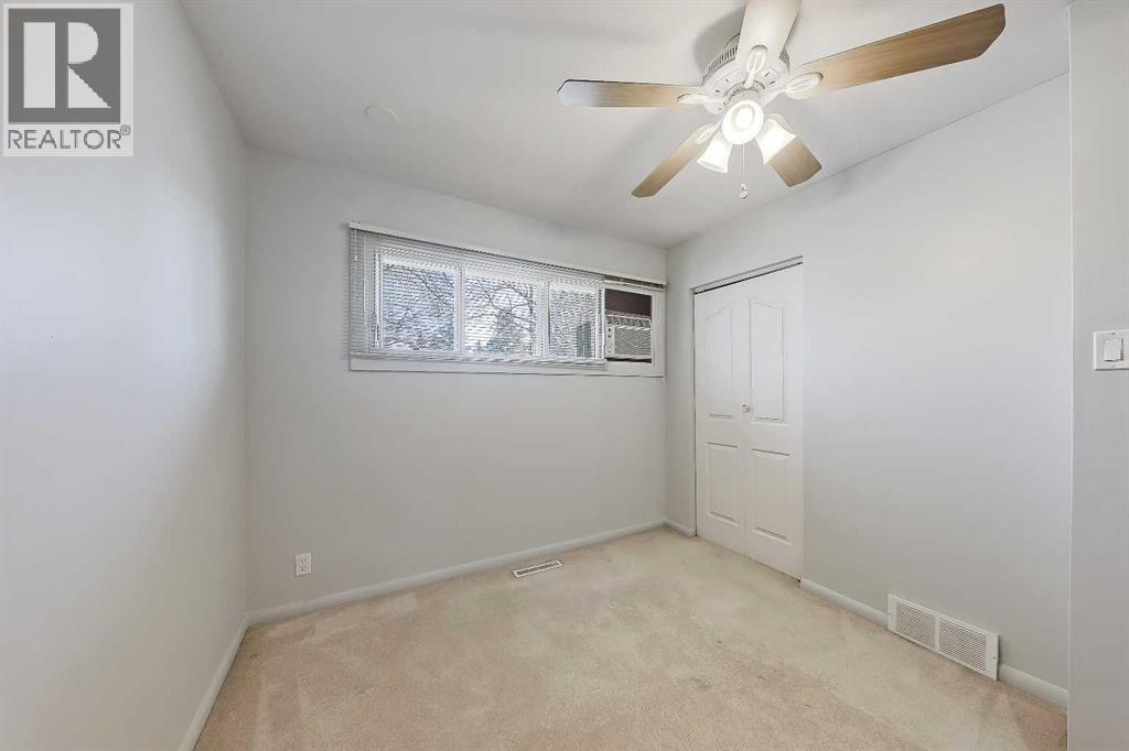 Single Family House 4 Level for Sale in  West Glen Crescent SW Westgate Calgary 