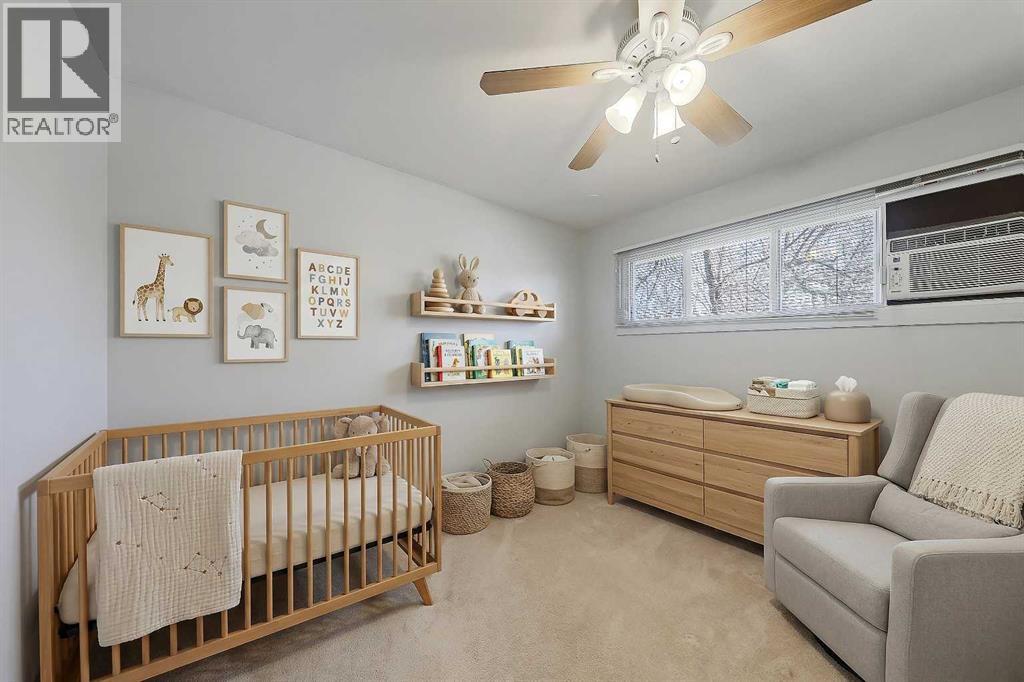 Single Family House 4 Level for Sale in  West Glen Crescent SW Westgate Calgary 