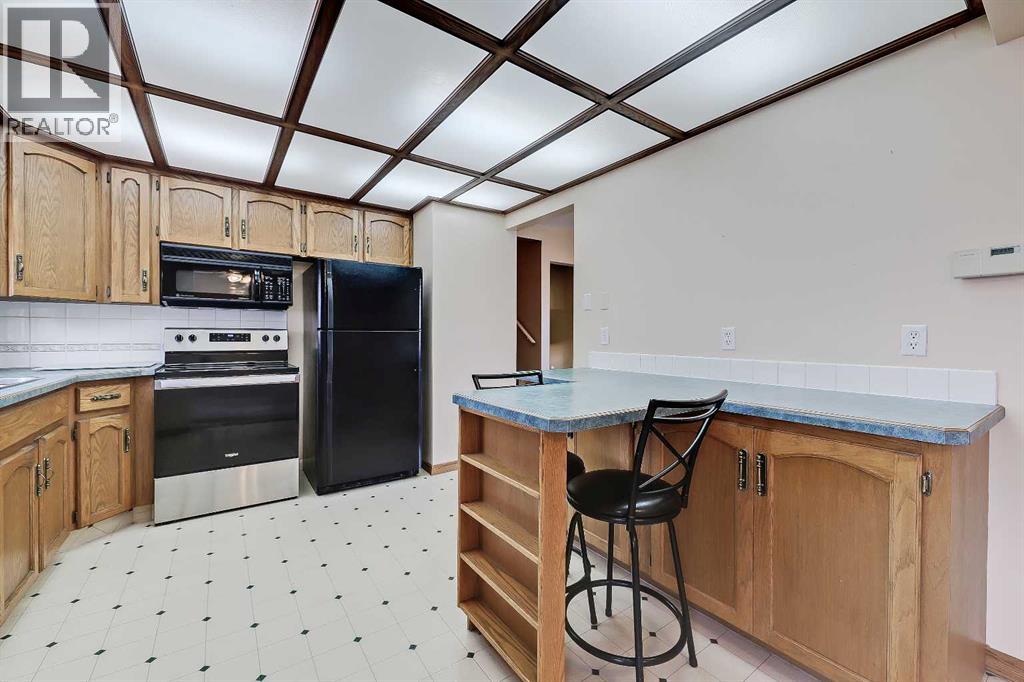 Single Family House 4 Level for Sale in  West Glen Crescent SW Westgate Calgary 