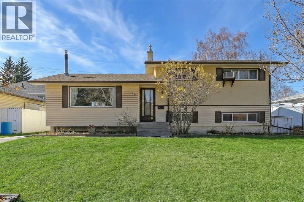 Single Family House 4 Level for Sale in  West Glen Crescent SW Westgate Calgary 