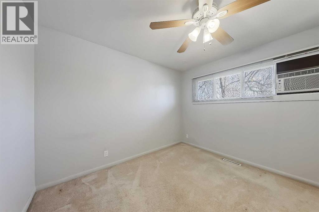 Single Family House 4 Level for Sale in  West Glen Crescent SW Westgate Calgary 