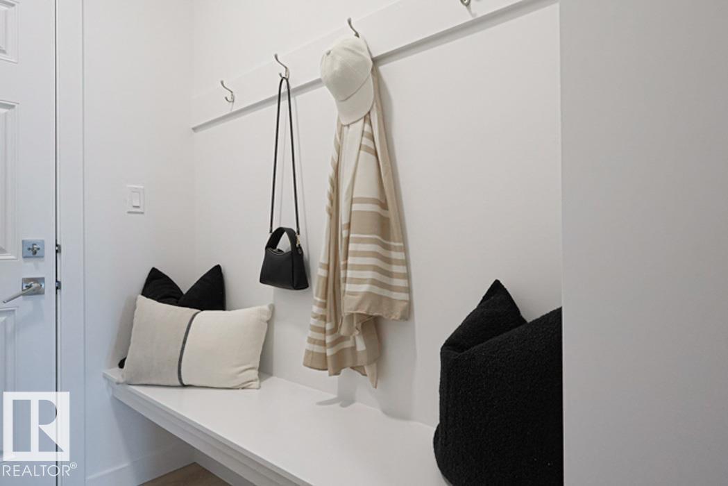 8524 183 AV NW, Edmonton