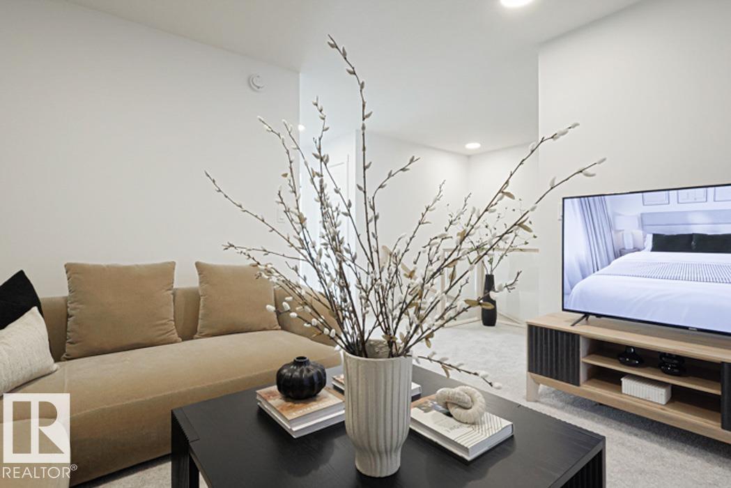 8524 183 AV NW, Edmonton