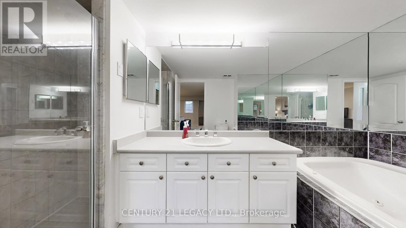 #419 1400 THE ESPLANADE NORTH W - 39
