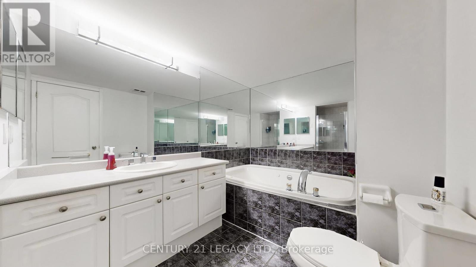 #419 1400 THE ESPLANADE NORTH W - 40