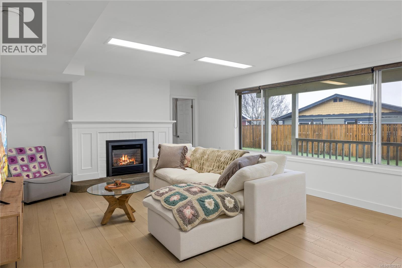 7158 DICKINSON RD - 32