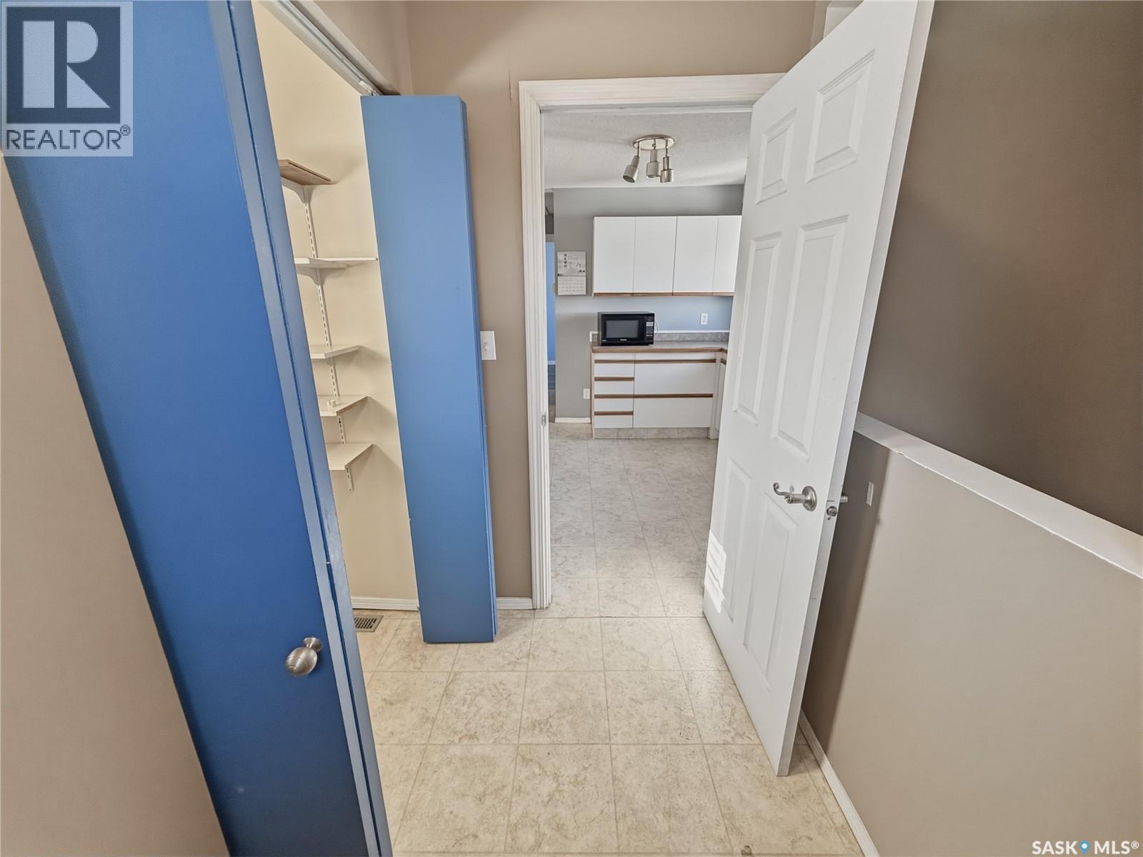 619 4TH AVENUE NW - 16