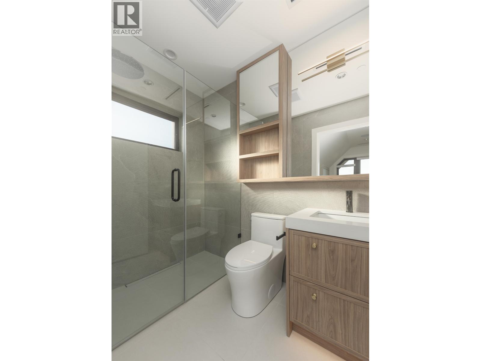 2 2684 OXFORD STREET, Vancouver