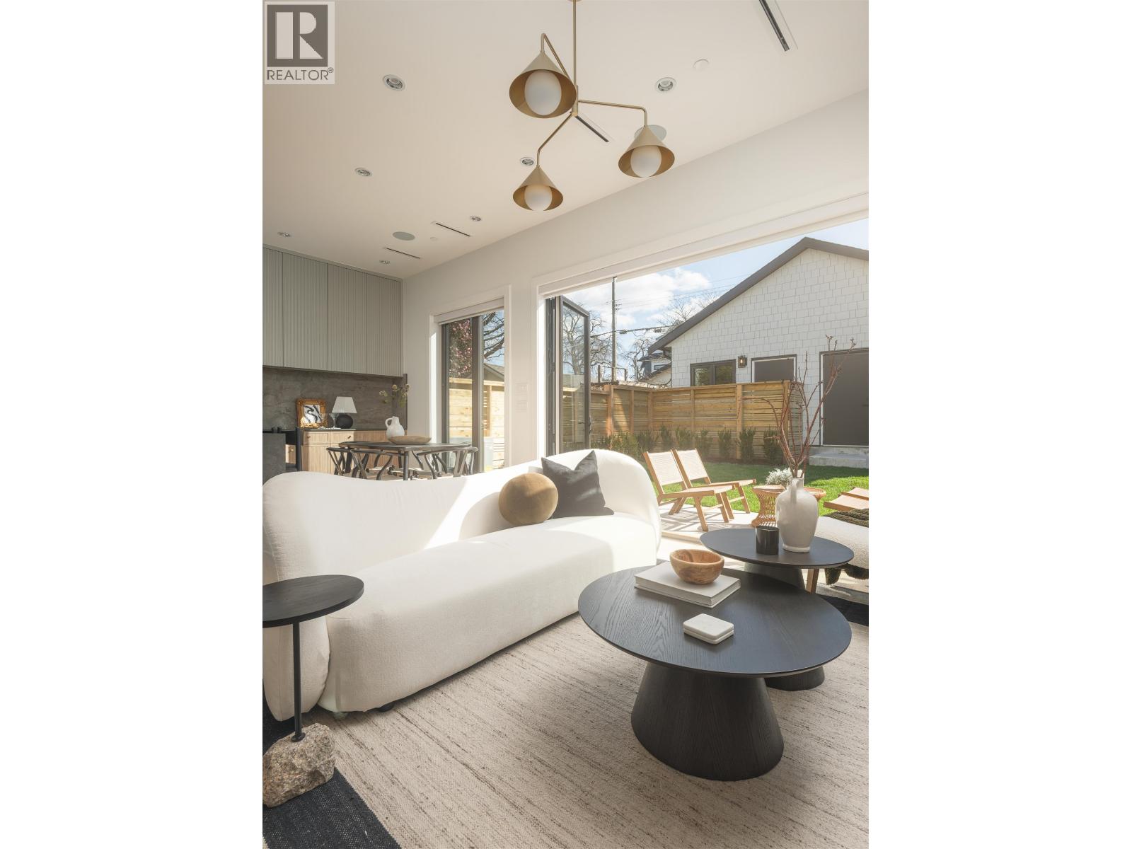 2 2684 OXFORD STREET, Vancouver