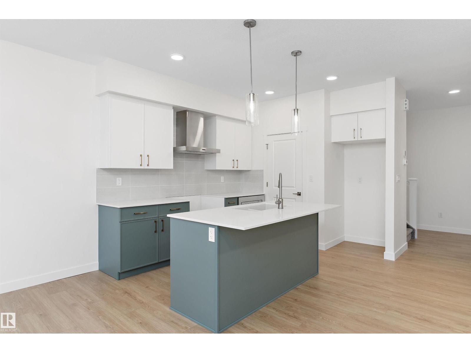 8520 183 AV NW, Edmonton