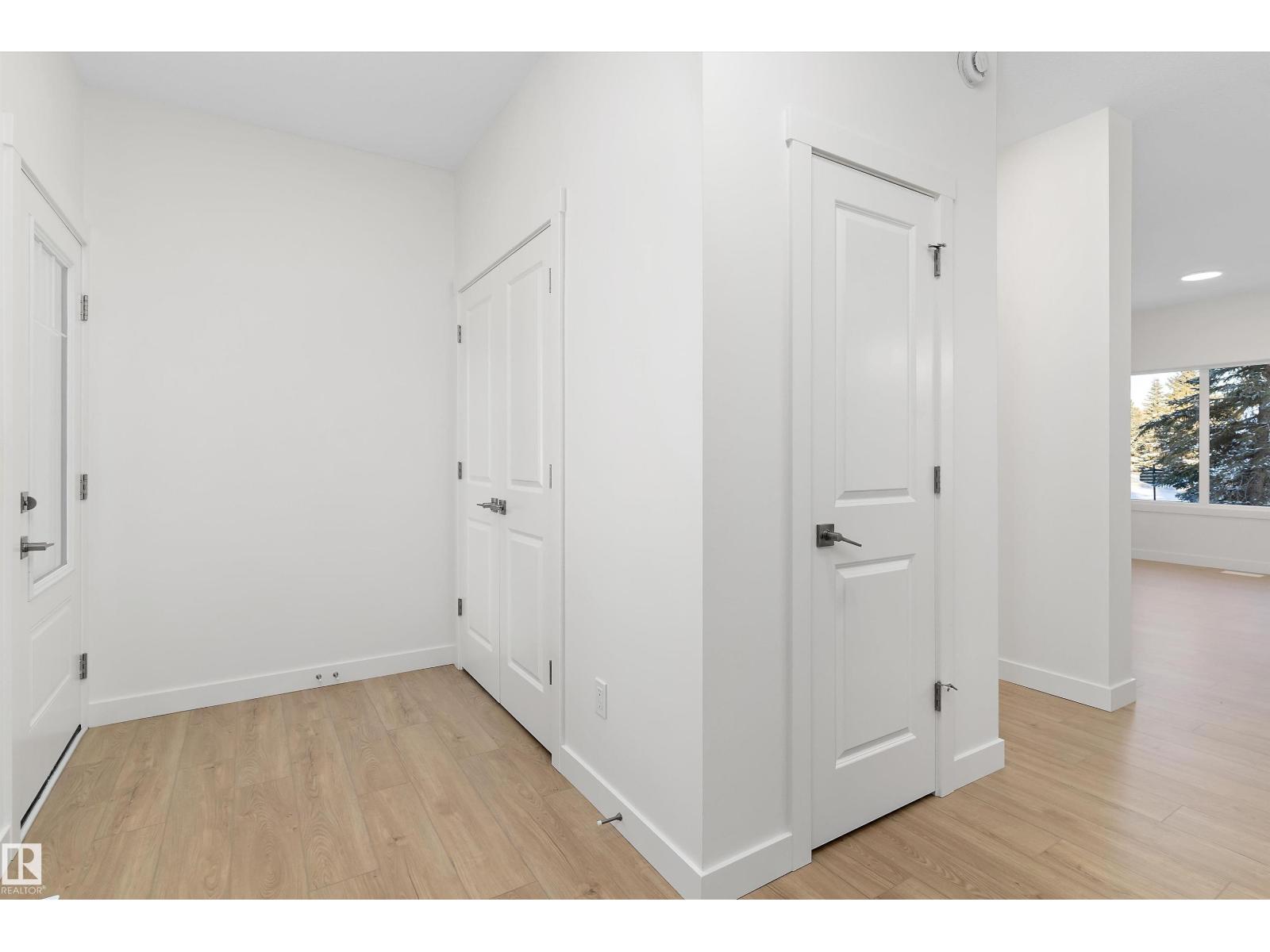 8520 183 AV NW, Edmonton