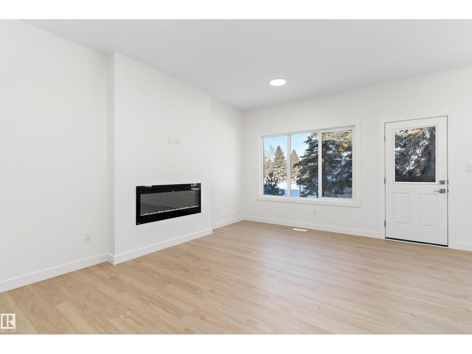 8520 183 AV NW, Edmonton