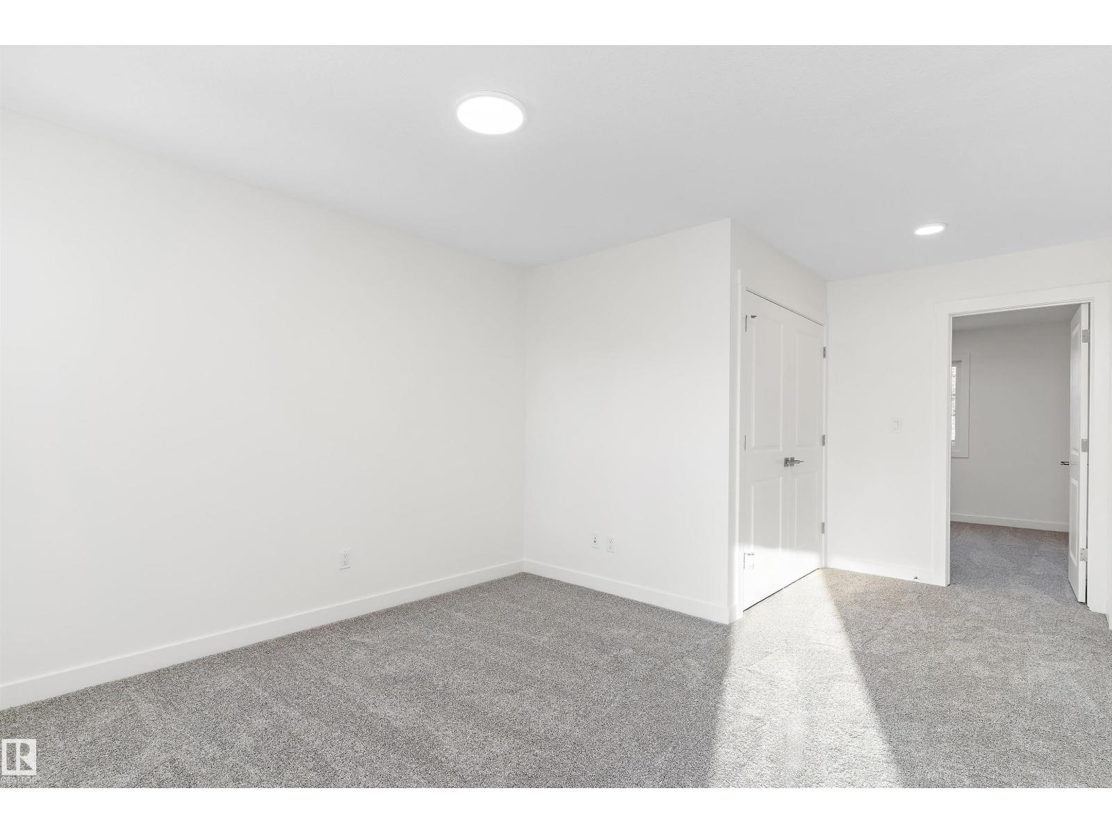 8520 183 AV NW, Edmonton