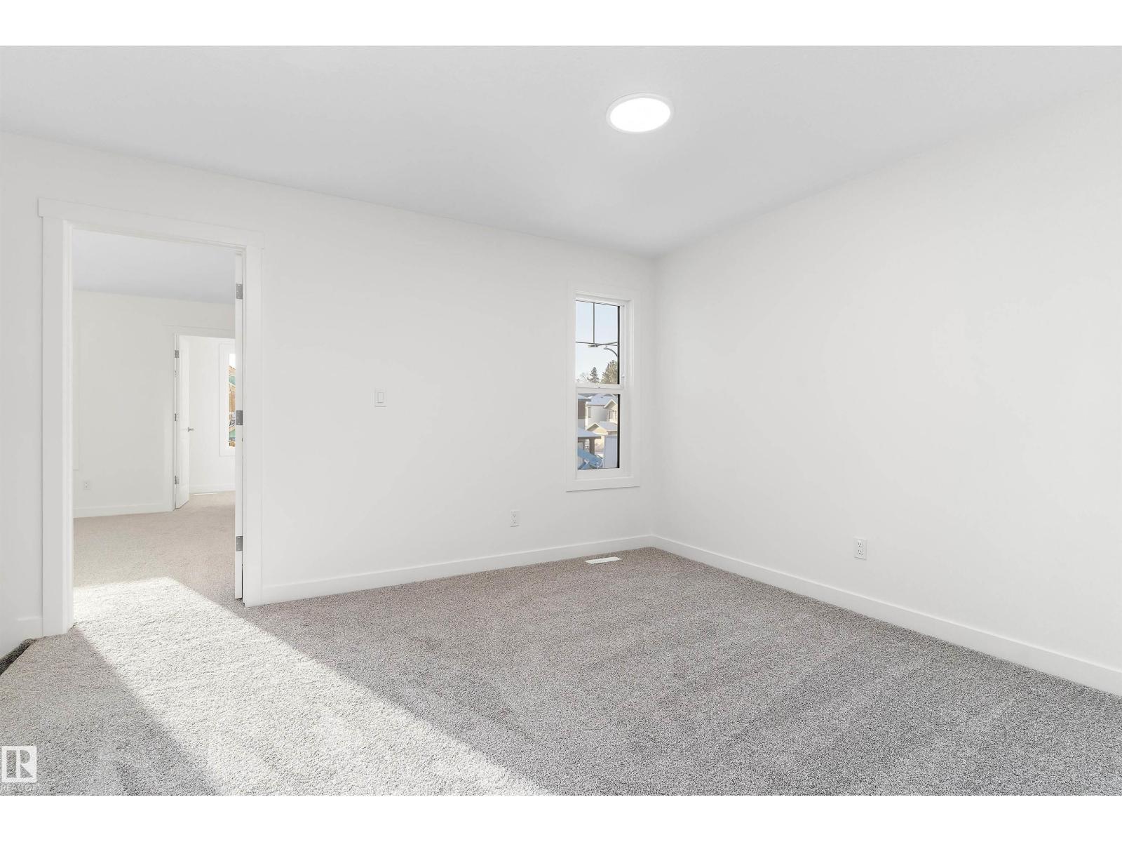 8520 183 AV NW, Edmonton