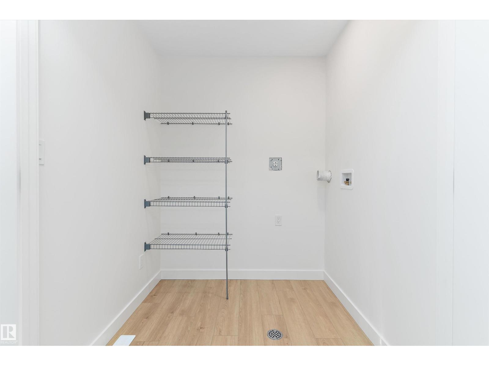 8520 183 AV NW, Edmonton