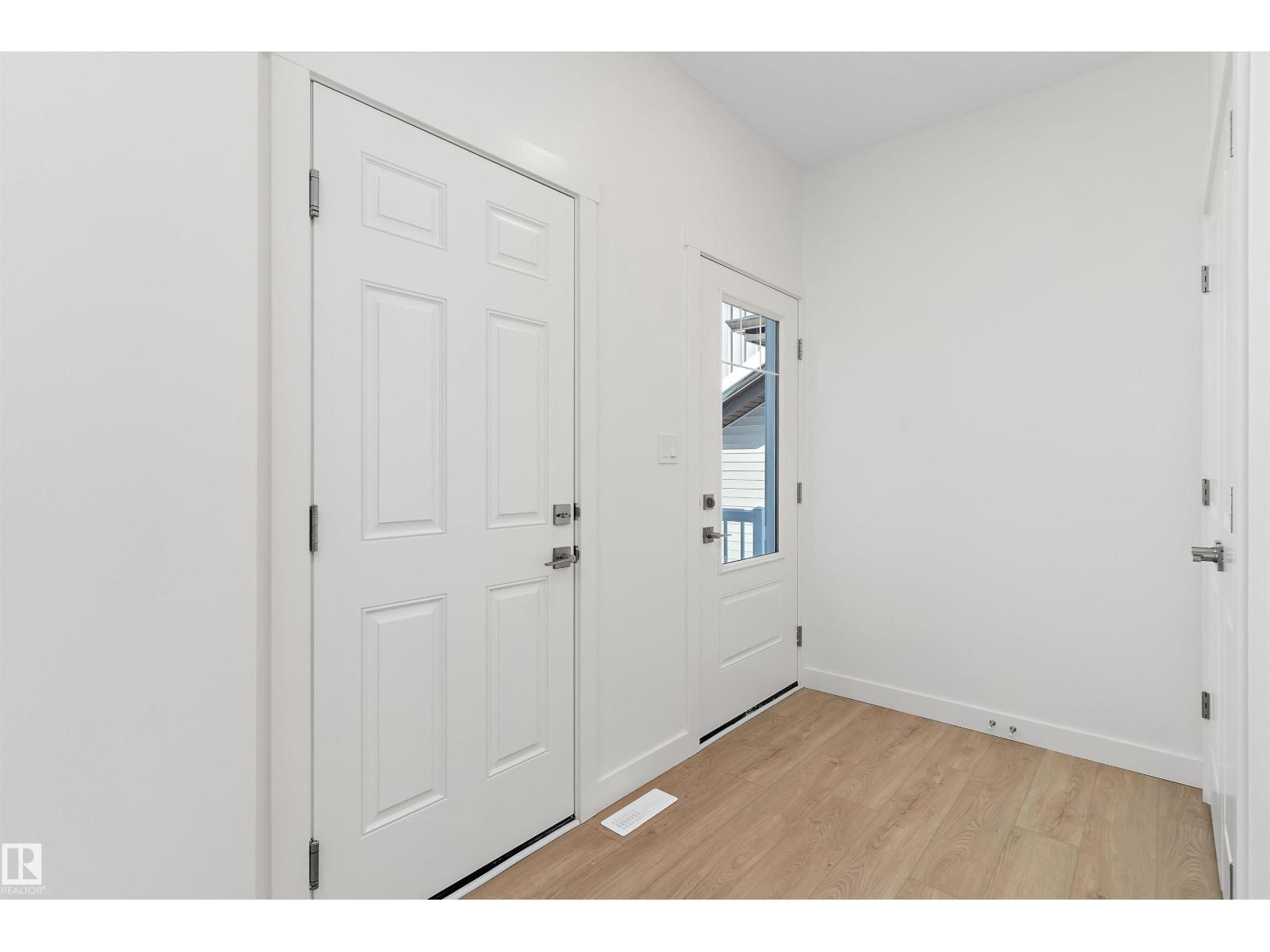 8520 183 AV NW, Edmonton