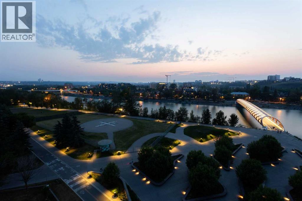 Single Family House for Sale in    Avenue SW Eau Claire Calgary 