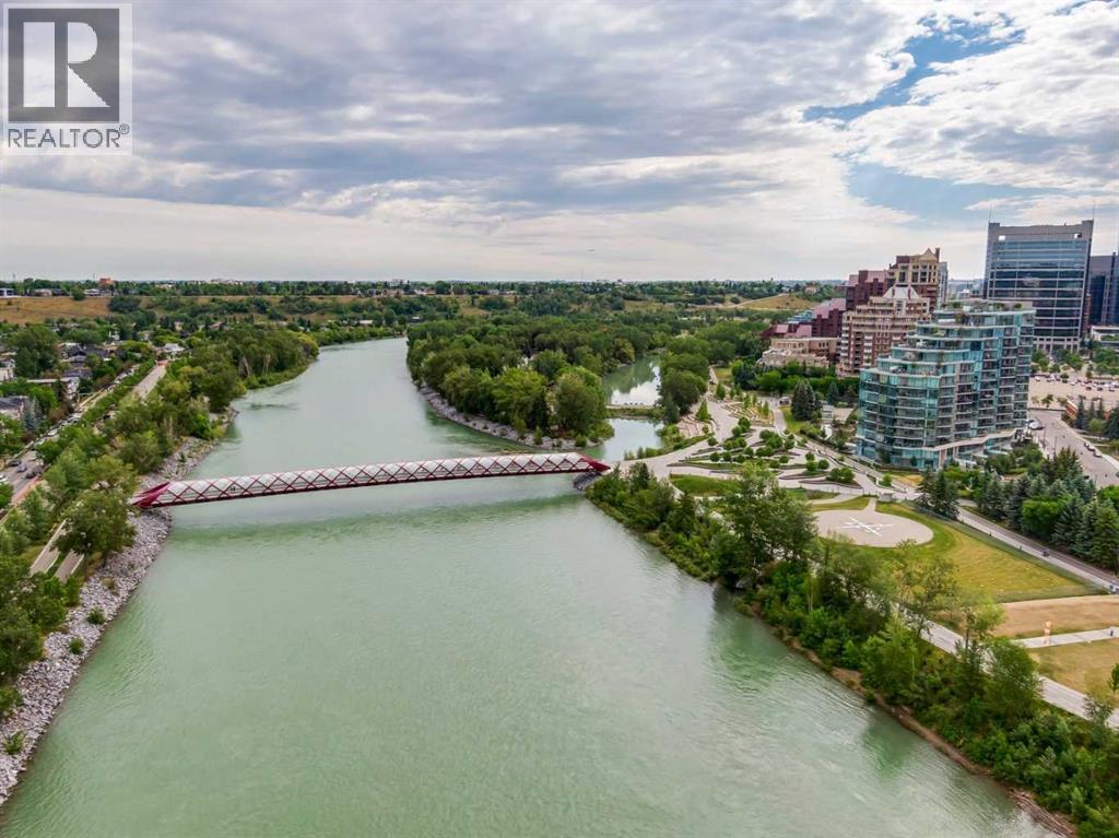 Single Family House for Sale in    Avenue SW Eau Claire Calgary 