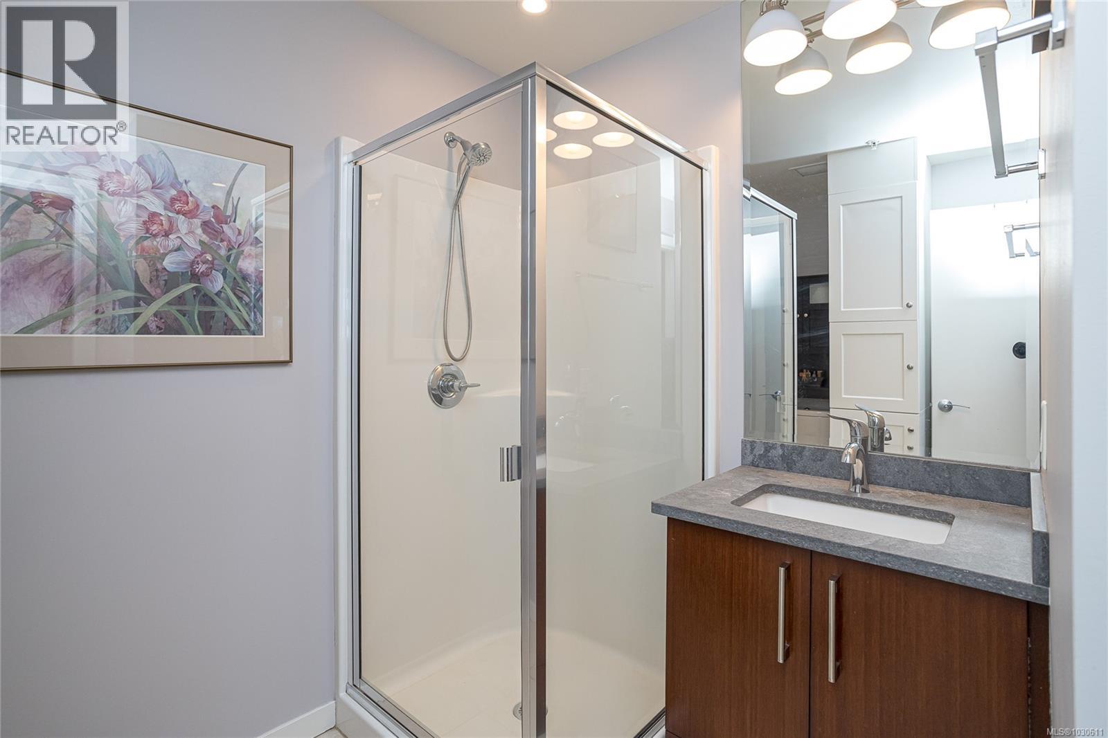 203 379 Tyee Rd, Victoria