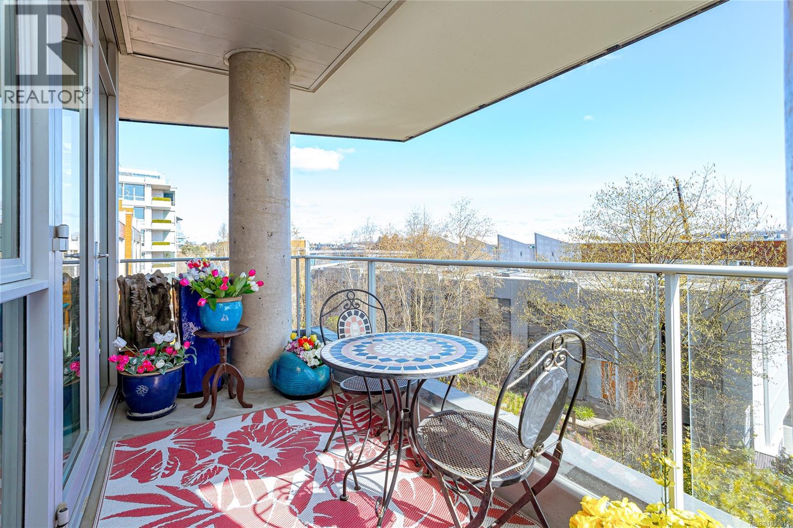 203 379 Tyee Rd, Victoria