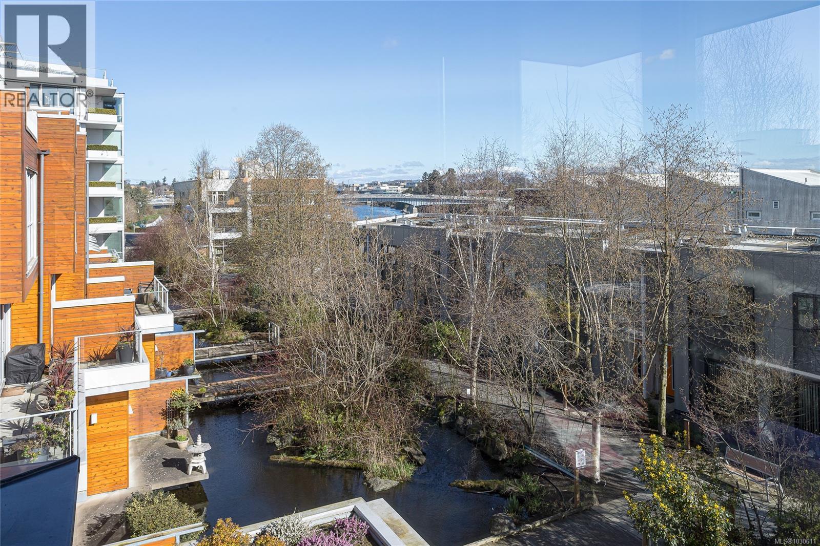 203 379 Tyee Rd, Victoria