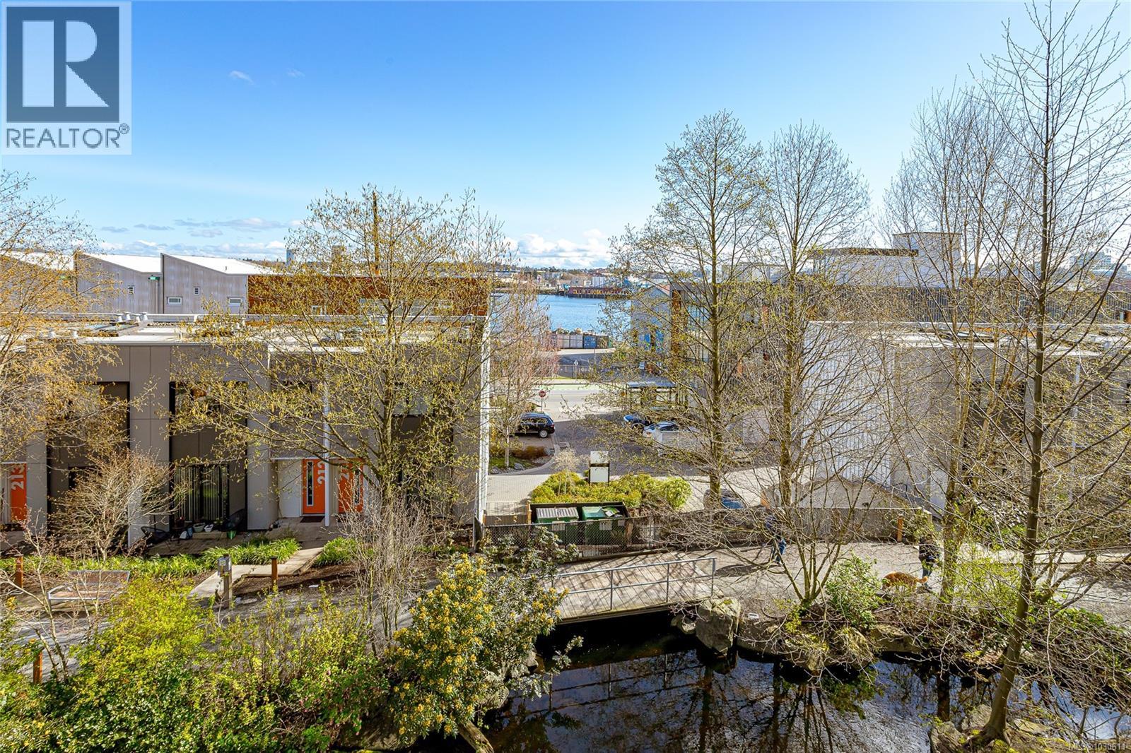 203 379 Tyee Rd, Victoria