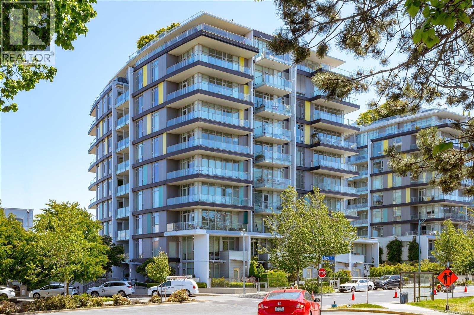 203 379 Tyee Rd, Victoria