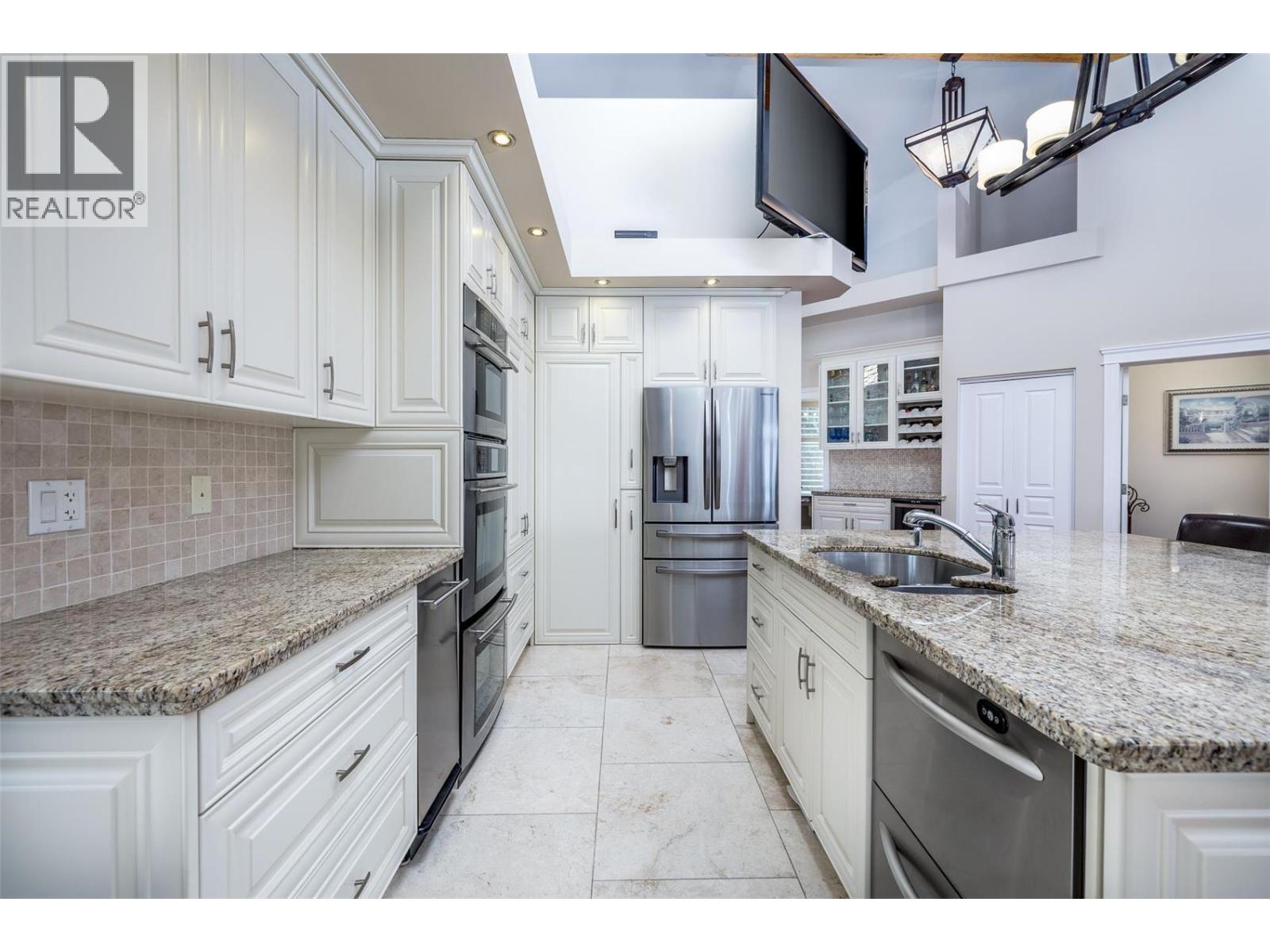 375 Trumpeter Court - 18