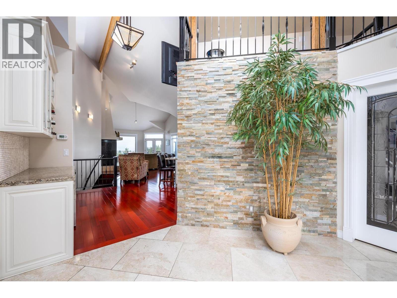 375 Trumpeter Court - 16