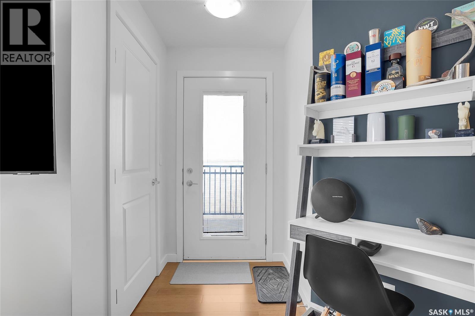 #1102 1015 PATRICK CRESCENT - 6