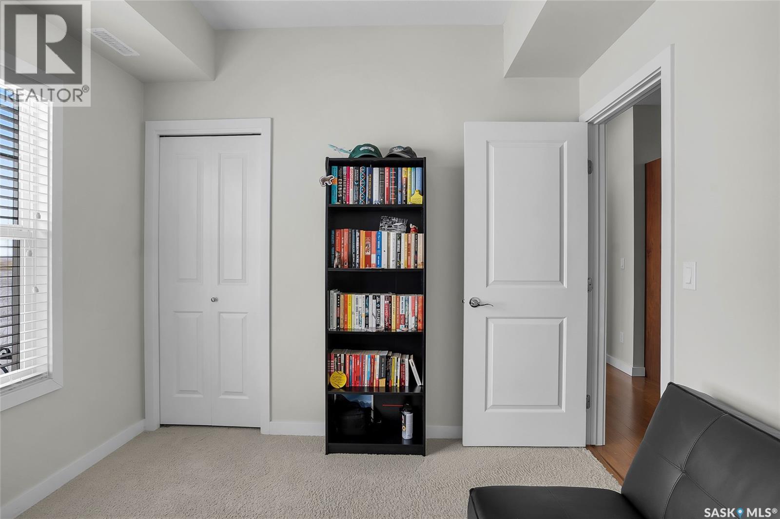 #1102 1015 PATRICK CRESCENT - 14