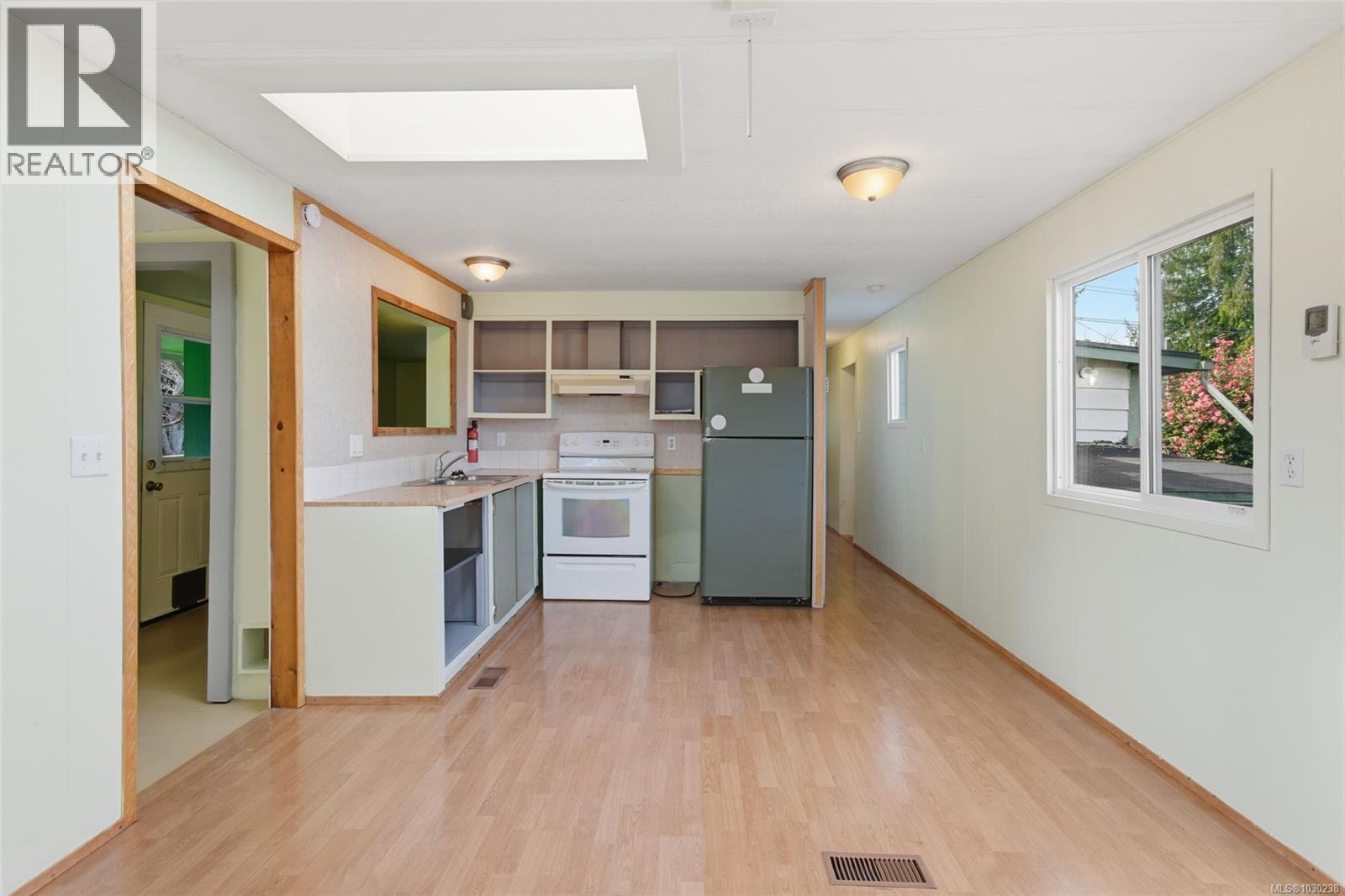 135 MERIDIAN WAY - 14