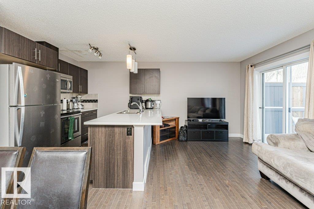 #20 2004 TRUMPETER WY NW, Edmonton