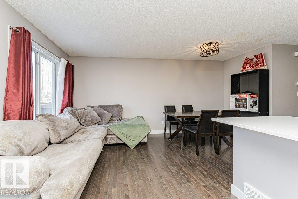 #20 2004 TRUMPETER WY NW, Edmonton