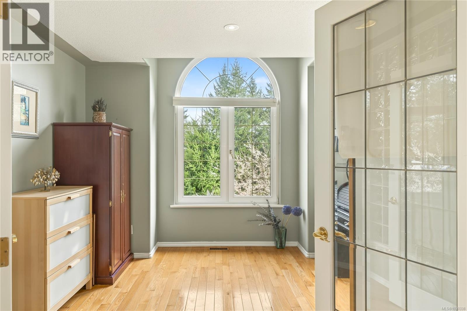 3758 PANORAMA CRES - 12