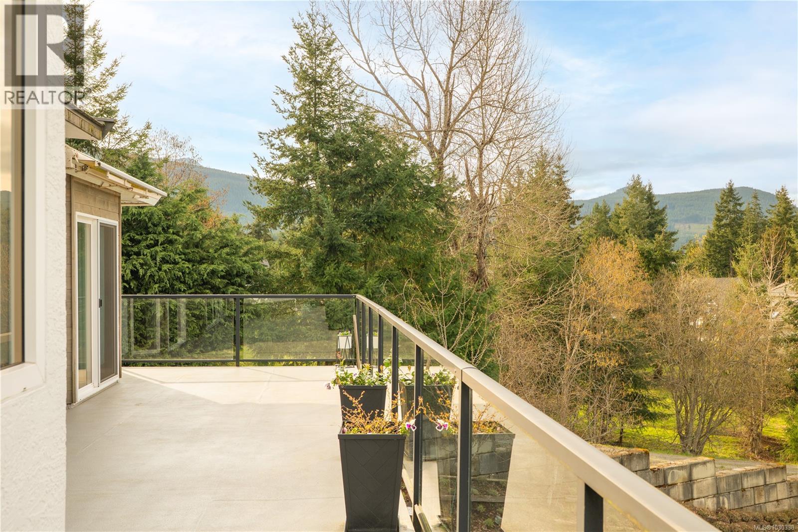 3758 PANORAMA CRES - 24