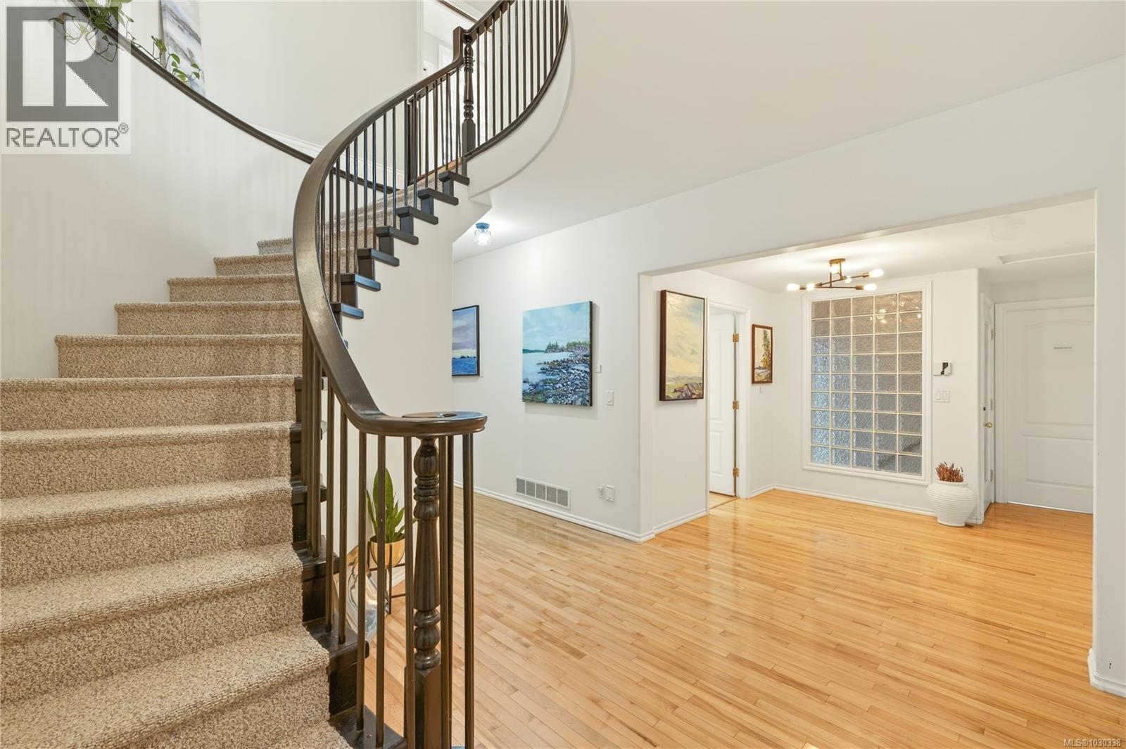 3758 PANORAMA CRES - 31