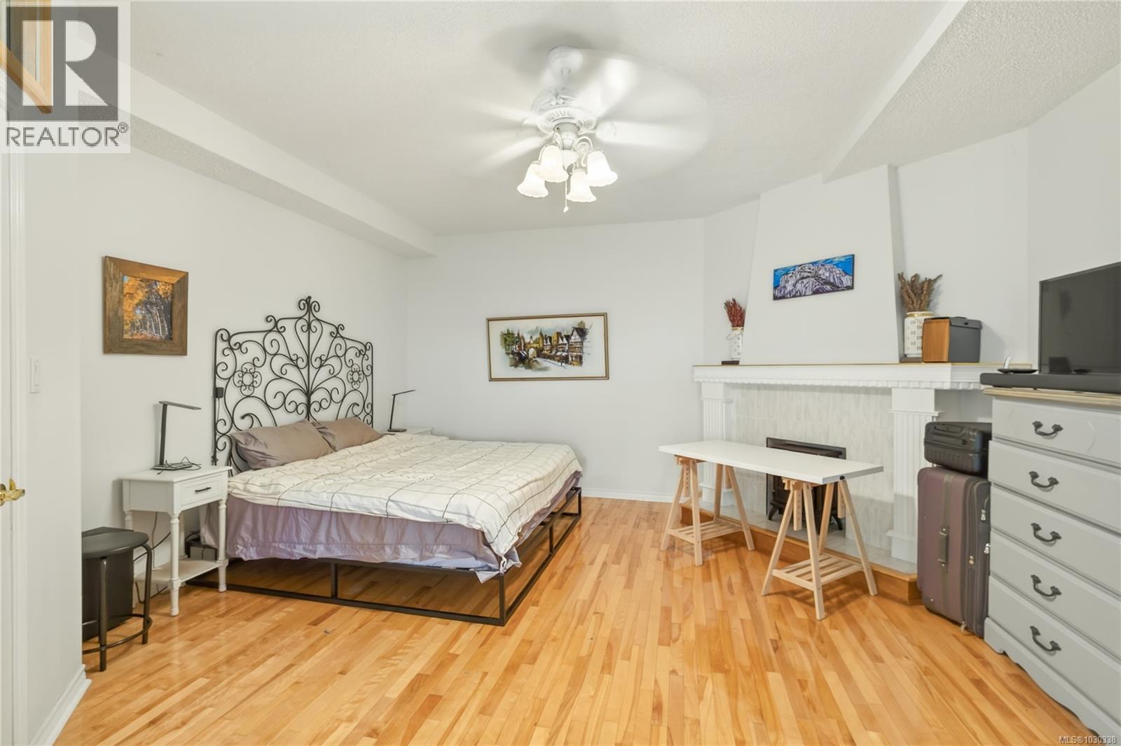 3758 PANORAMA CRES - 36