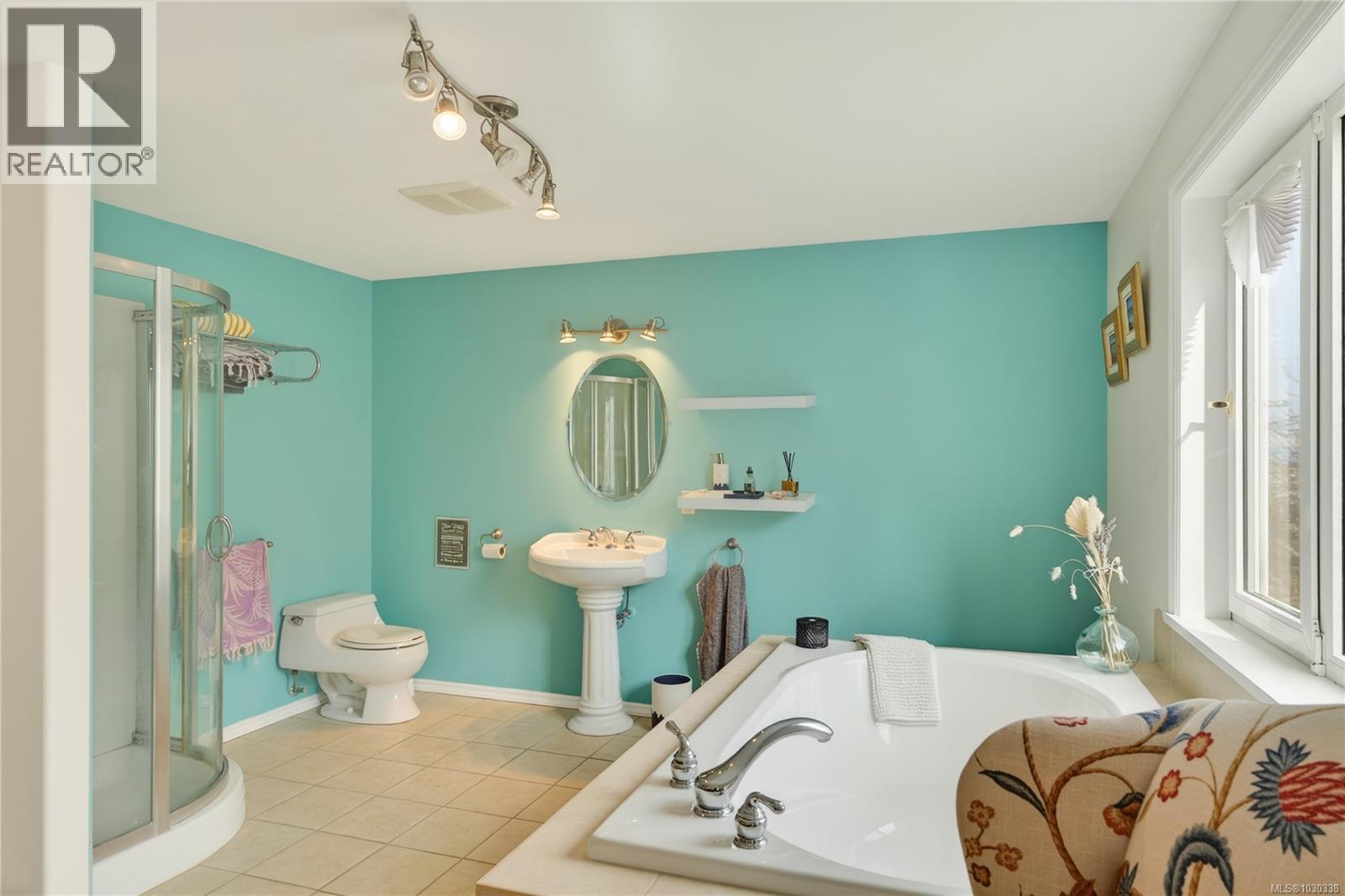 3758 PANORAMA CRES - 39