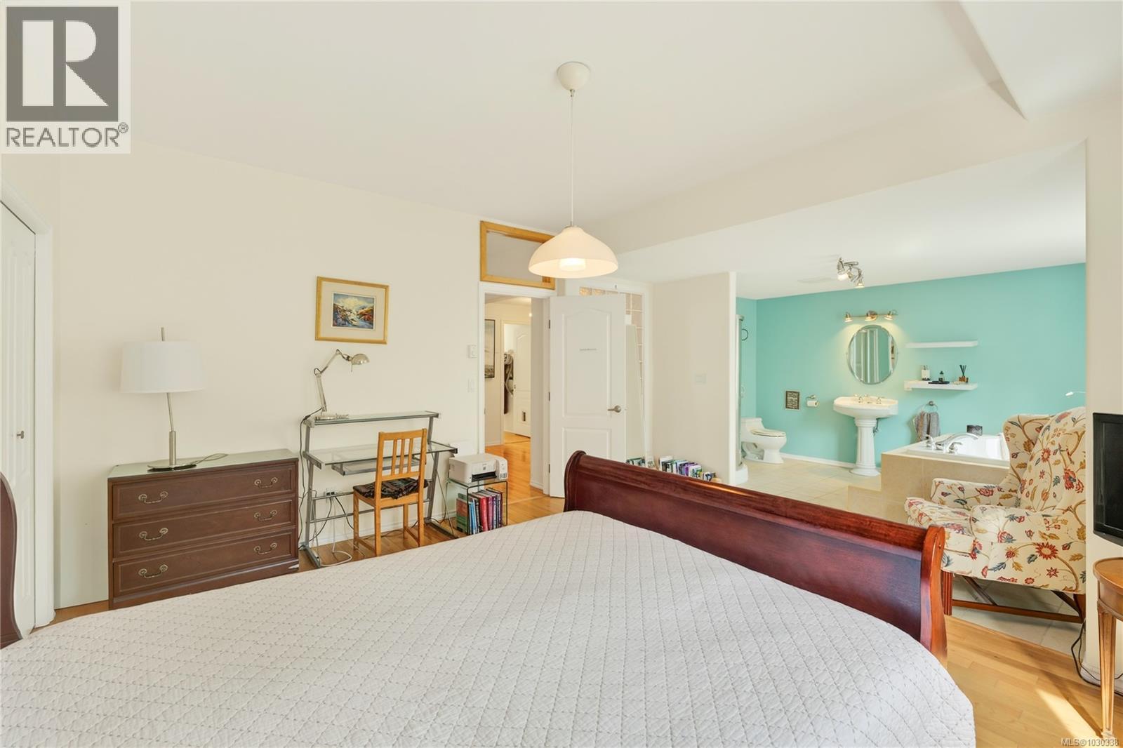 3758 PANORAMA CRES - 40