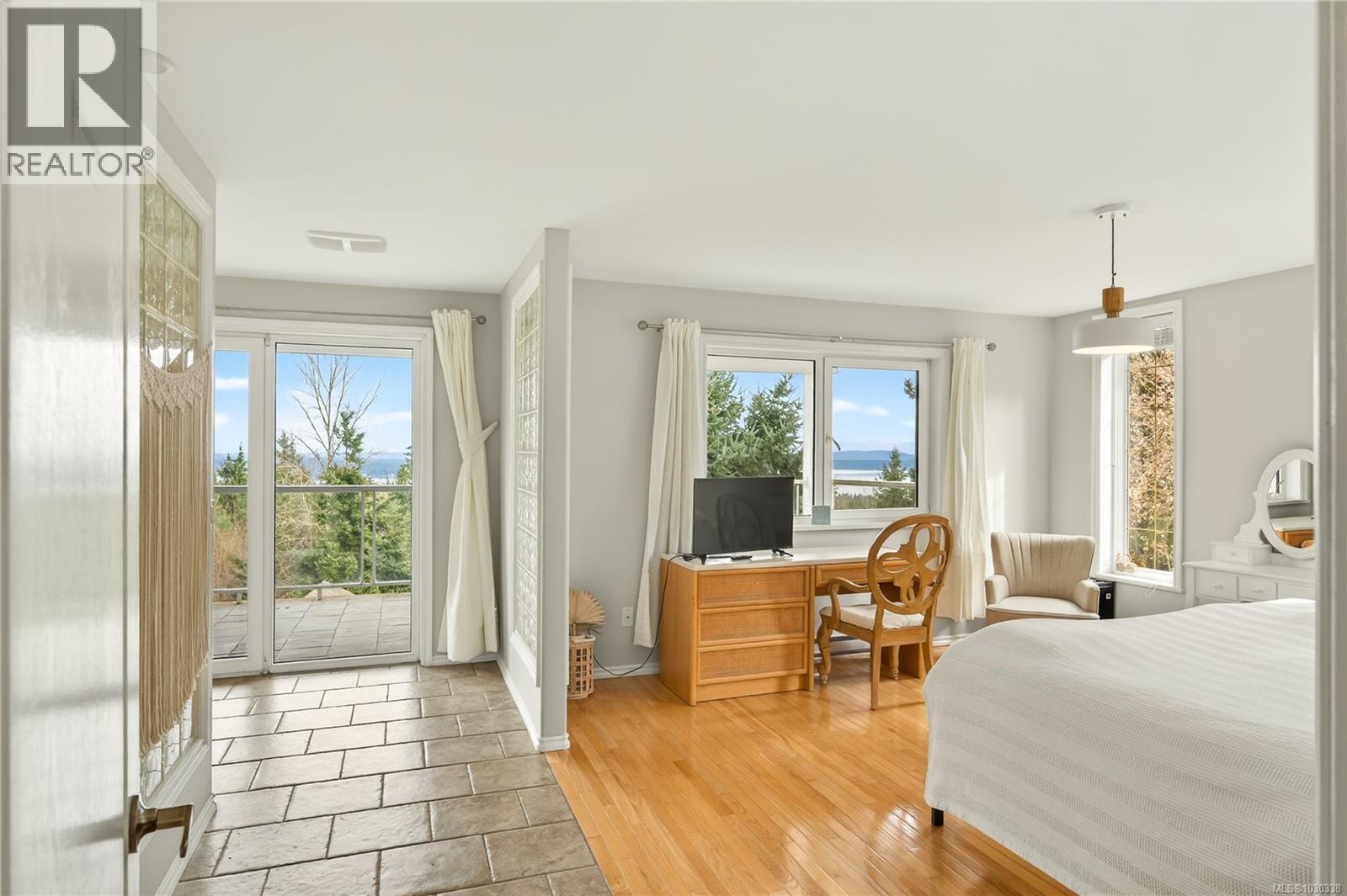 3758 PANORAMA CRES - 41