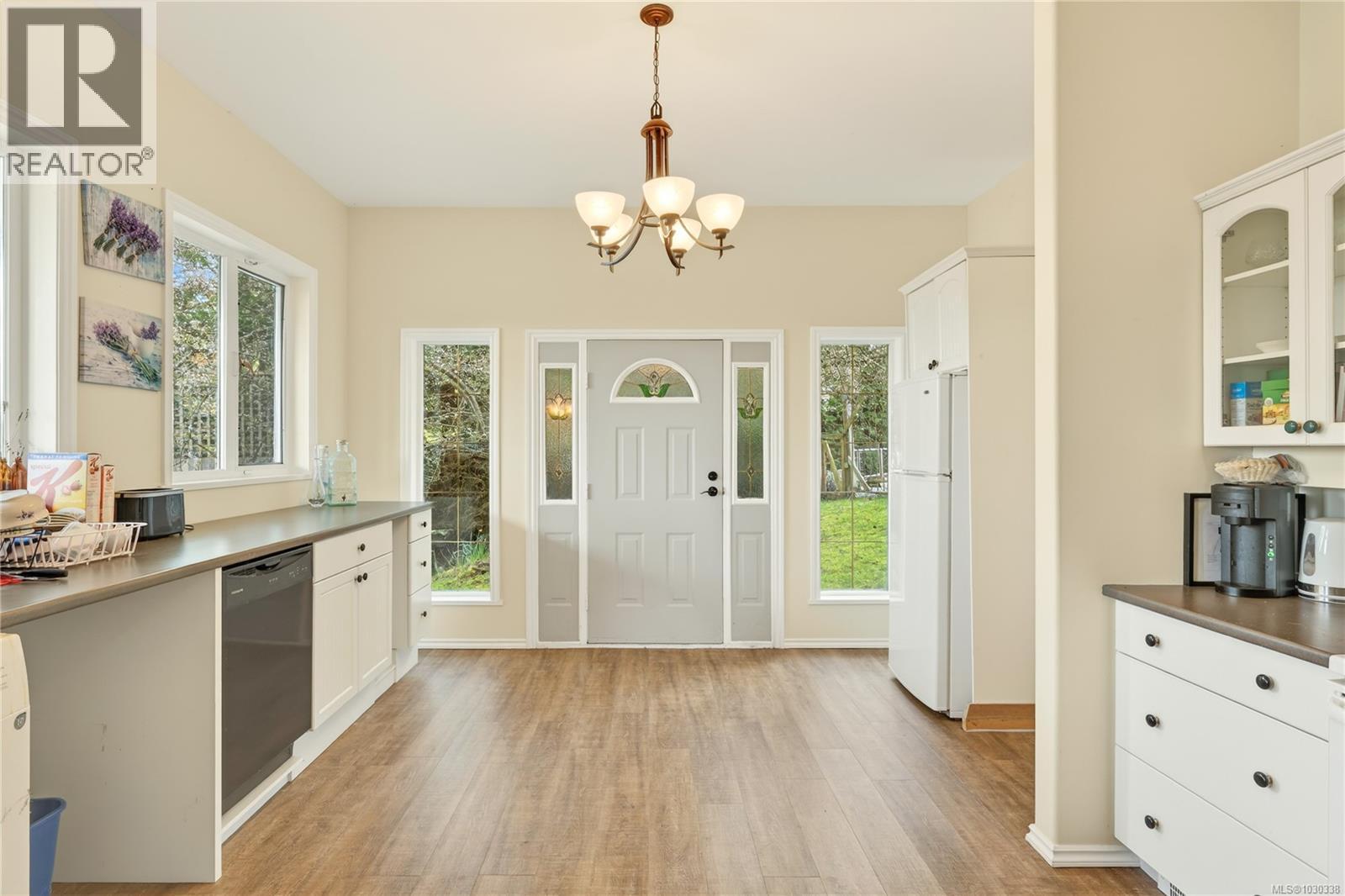 3758 PANORAMA CRES - 43