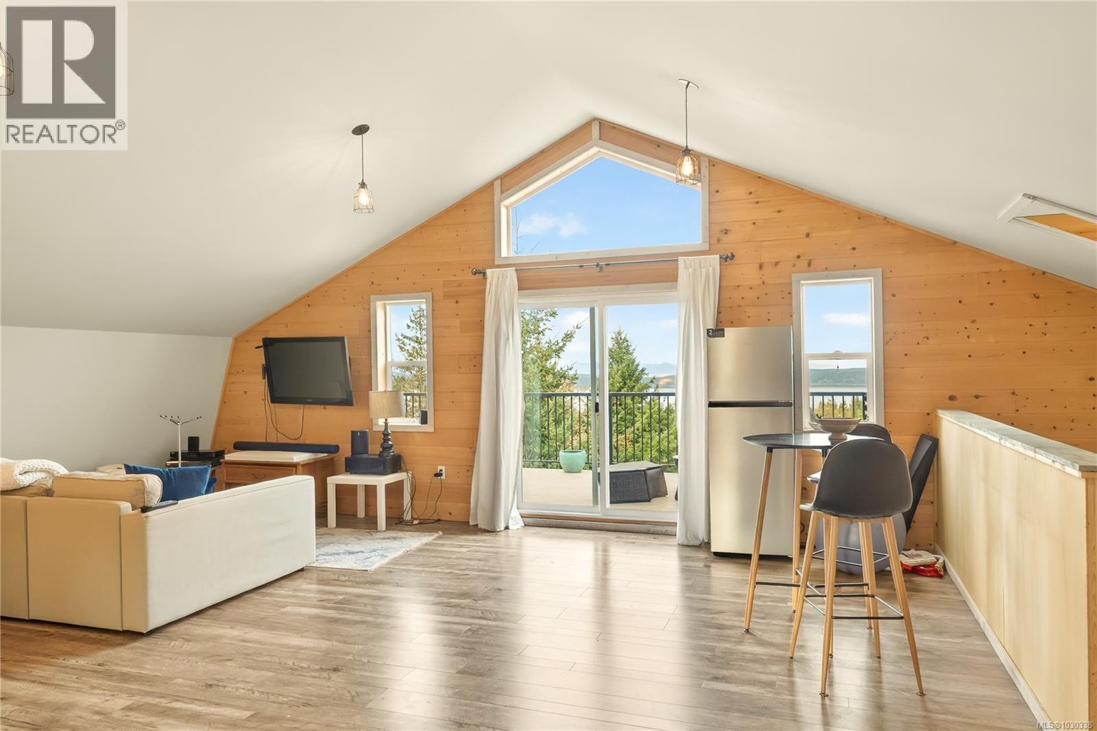 3758 PANORAMA CRES - 48