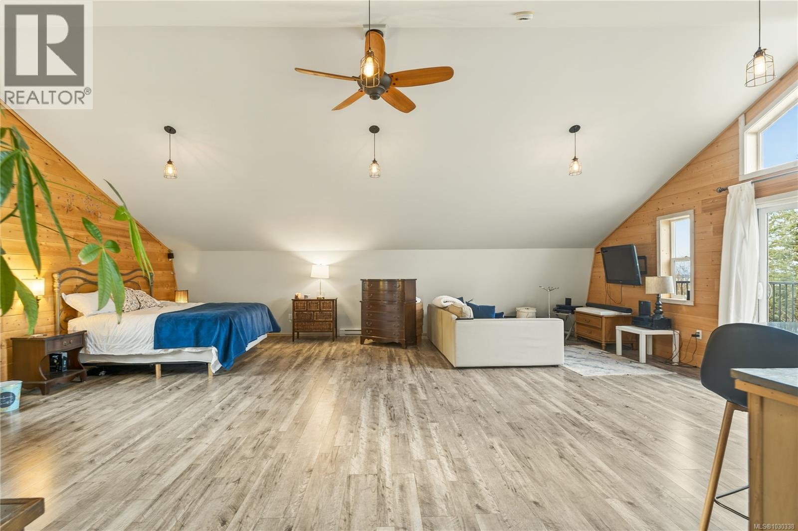 3758 PANORAMA CRES - 50