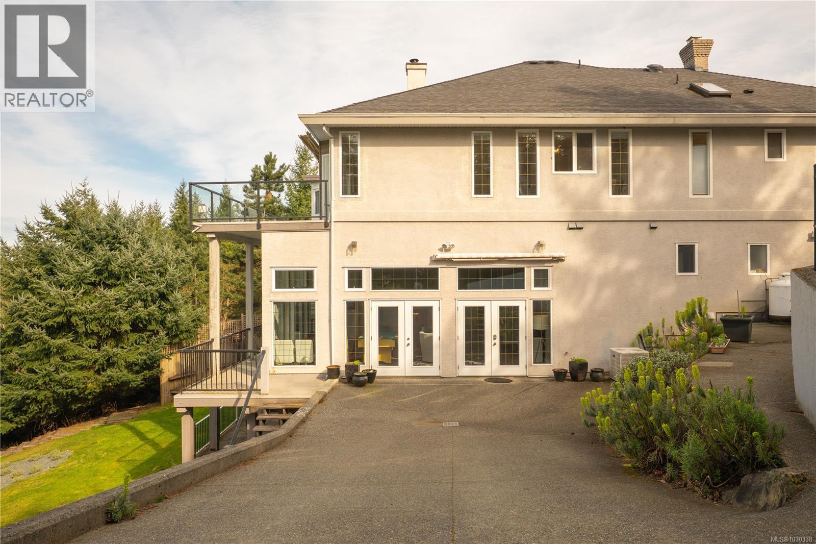 3758 PANORAMA CRES - 56