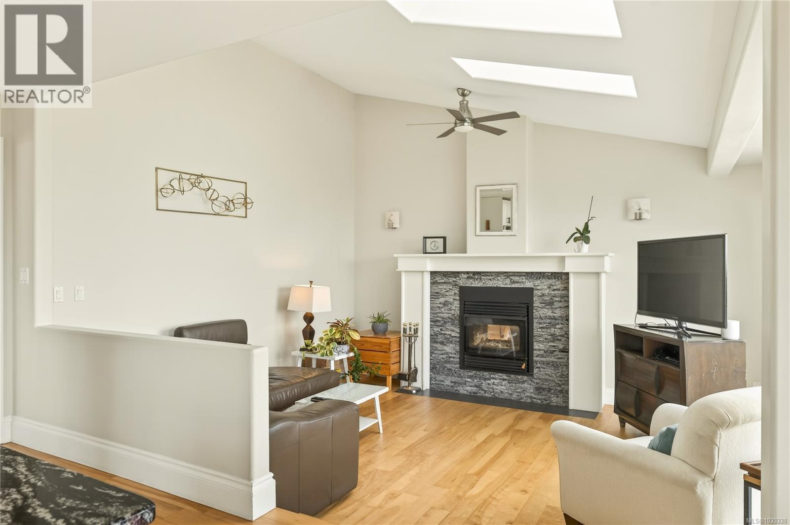 3758 PANORAMA CRES - 9